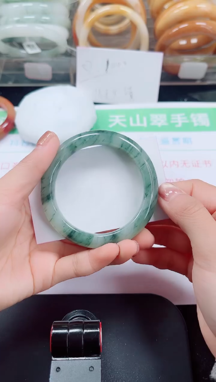 未镶嵌手镯石英质玉152-55/56