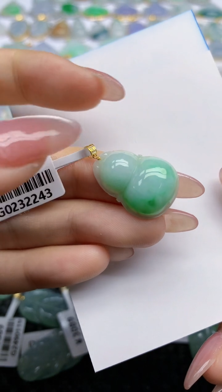 【闪购商品】翡翠挂件18K金镶嵌天然翡翠A货