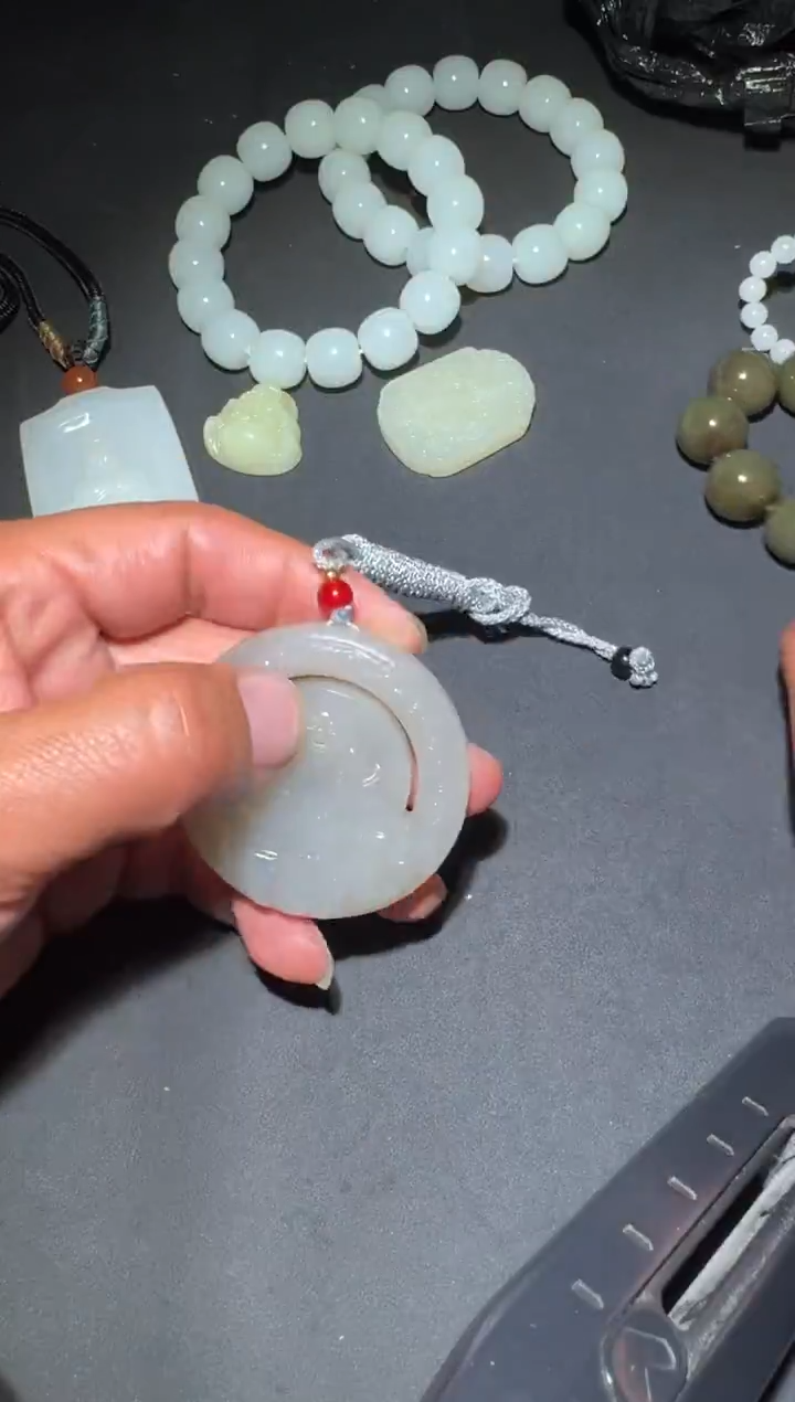 未镶嵌和田玉（糖玉）挂件和田玉