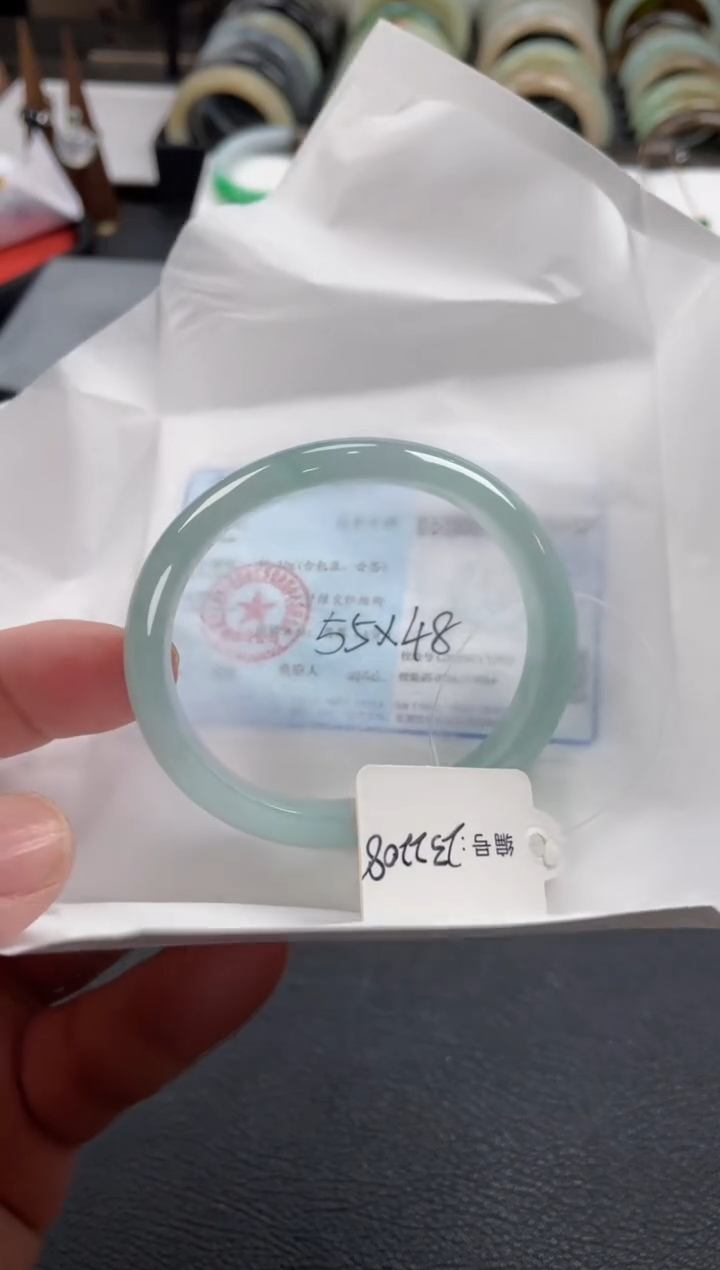 【闪购商品】翡翠手镯未镶嵌55贵妃