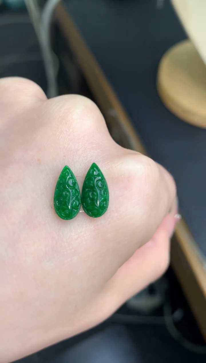 未镶嵌定制翡翠一对仿古水滴