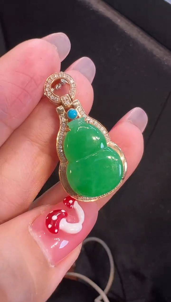 【闪购商品】翡翠颈饰18K金镶嵌吊坠