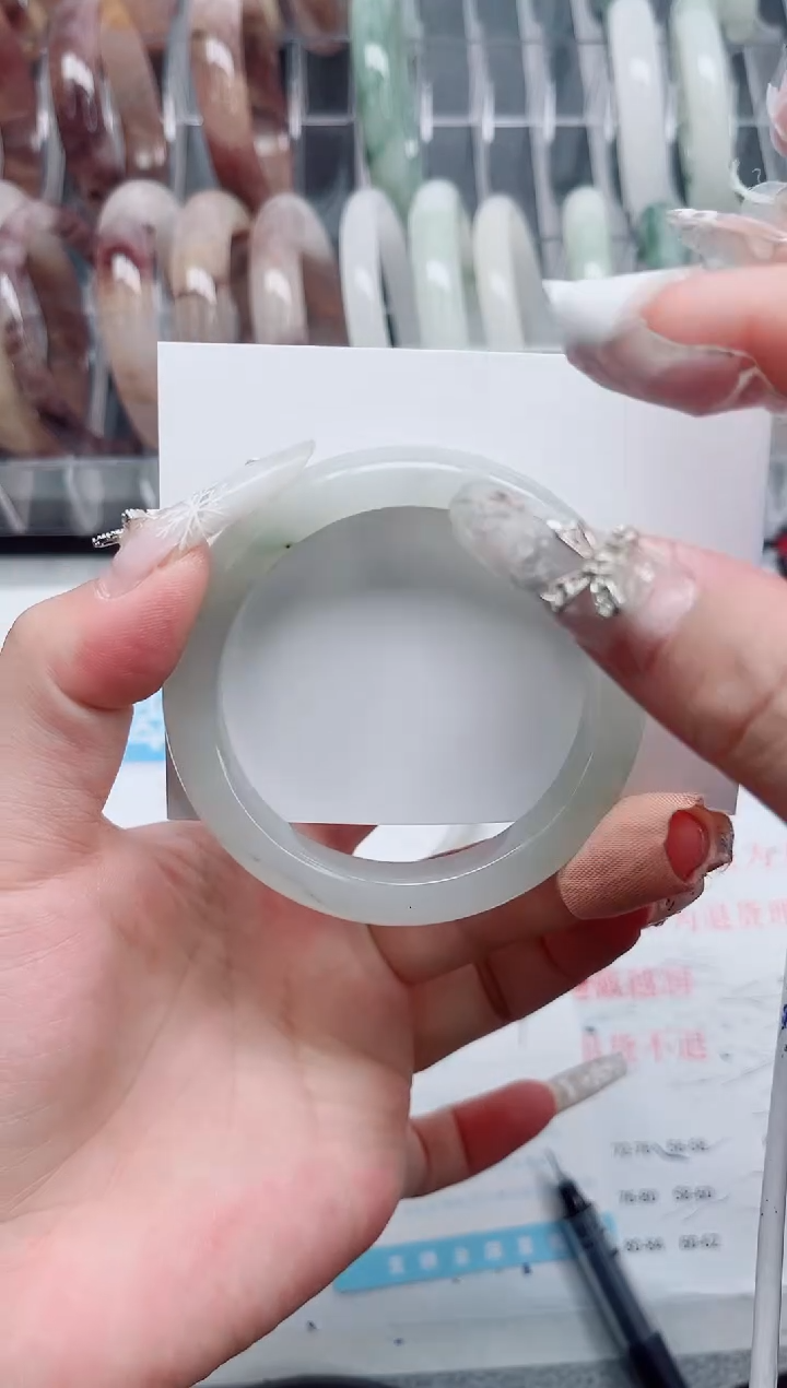 【闪购商品】石英质玉手镯未镶嵌A331-54.4