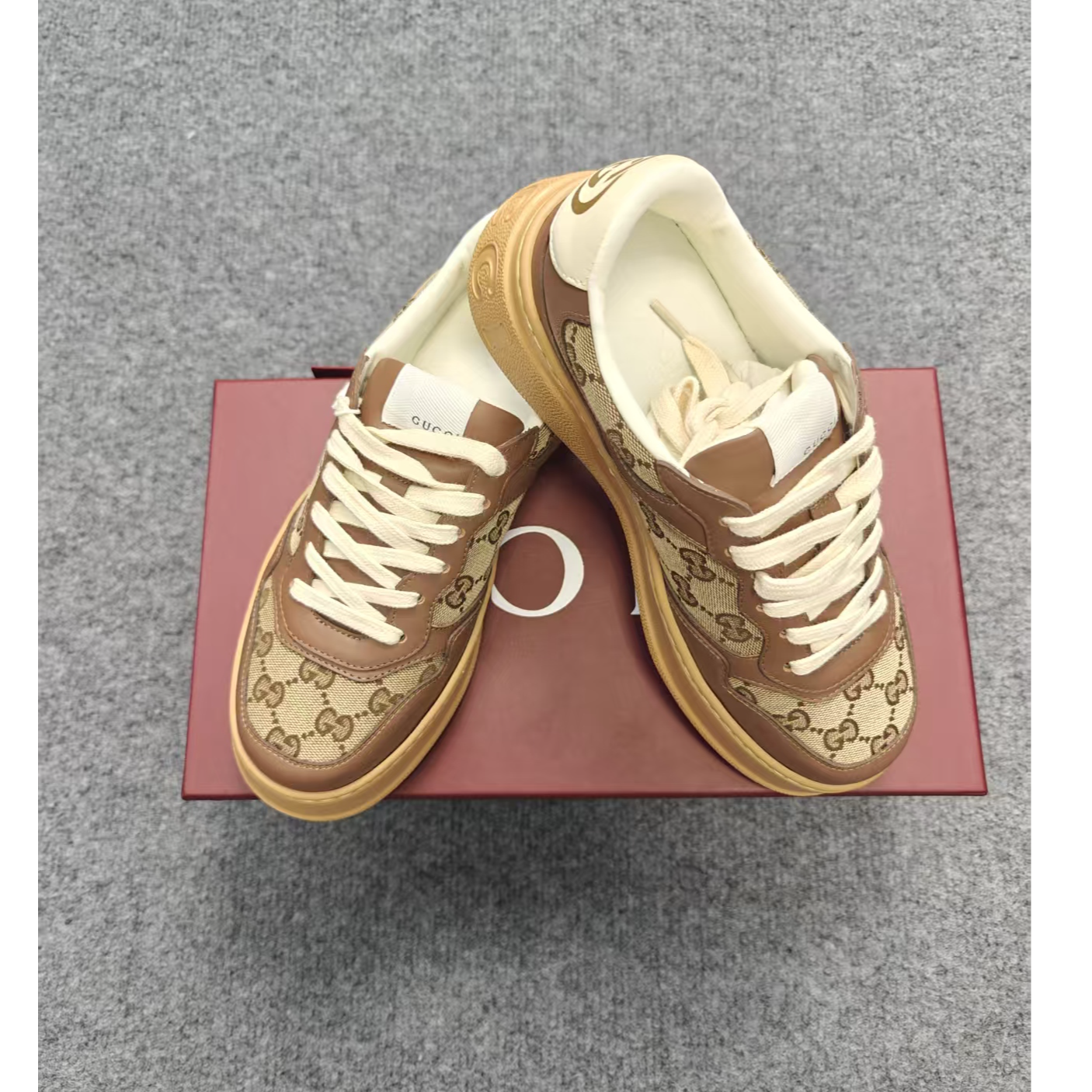 GUCCI/古驰男士经典老花纹休闲板鞋