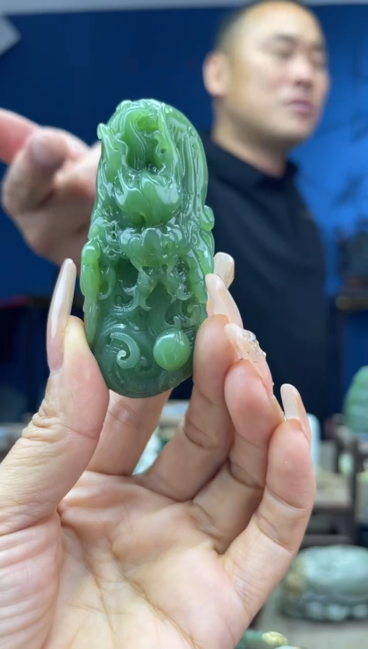 和田玉未镶嵌颈饰1
