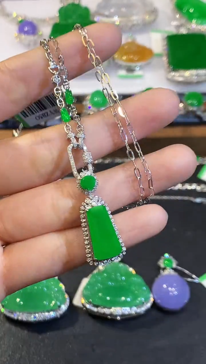 翡翠18K金镶嵌套链CM多样性发其一