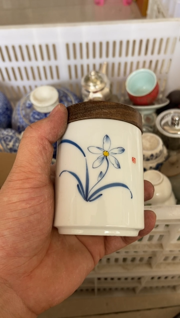 杯无运费险有瑕疵的摄影的产品有使用过的痕迹有点脏介意勿拍