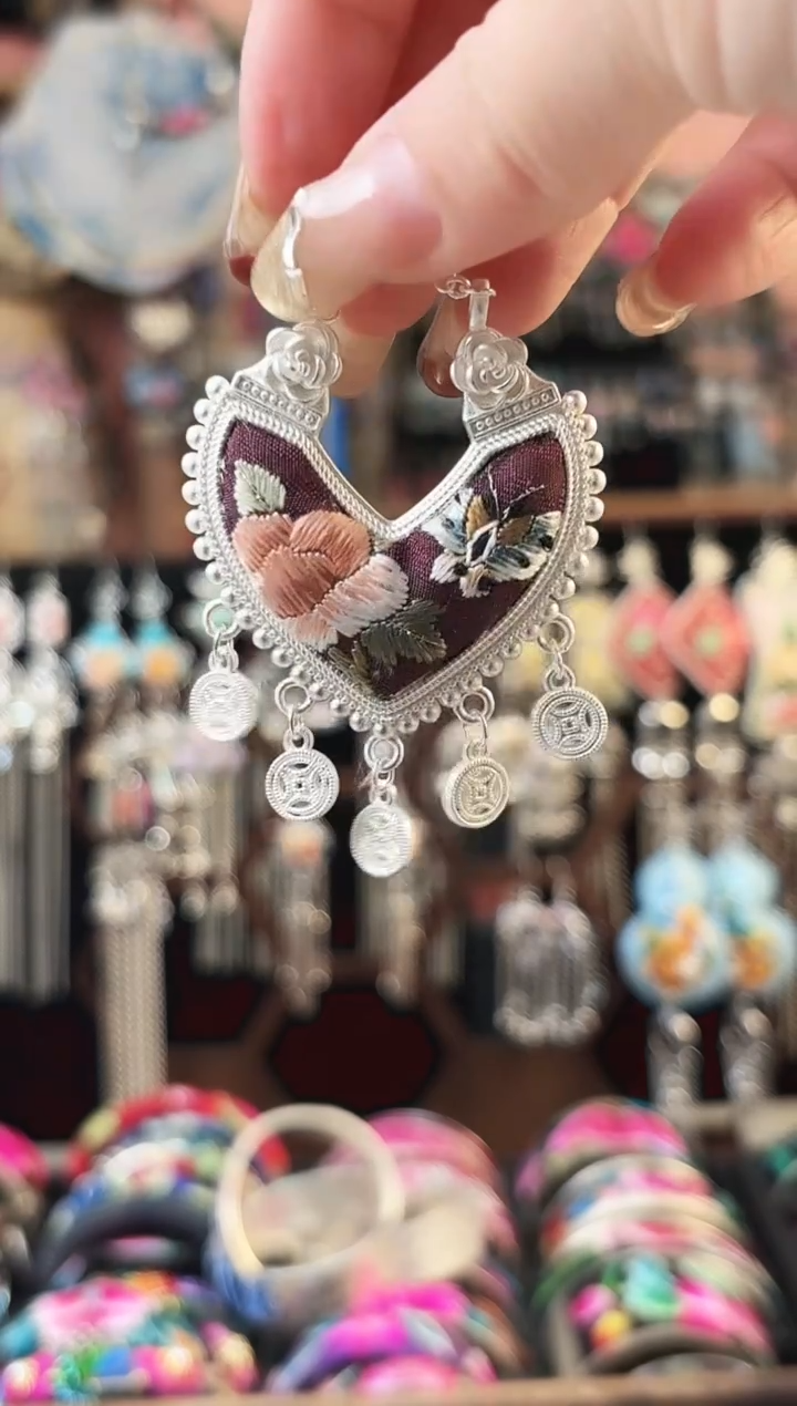 艺枝独绣手工饰品180