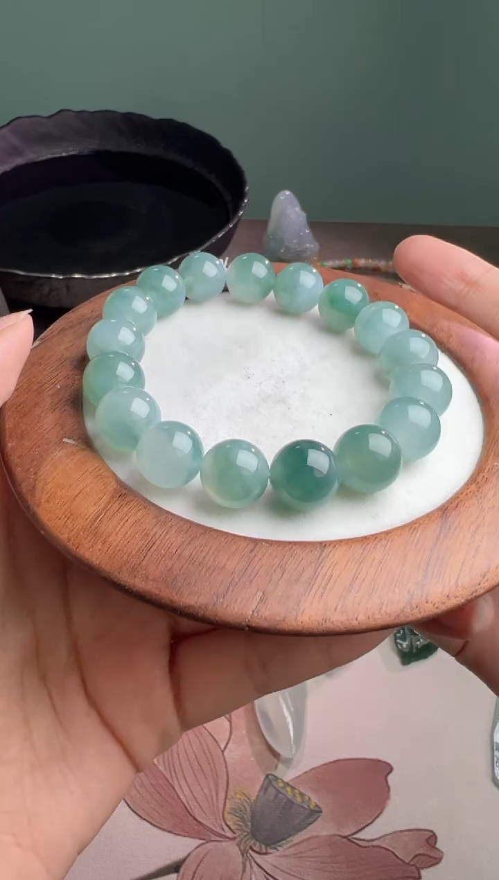 未镶嵌定制翡翠冰蓝手串