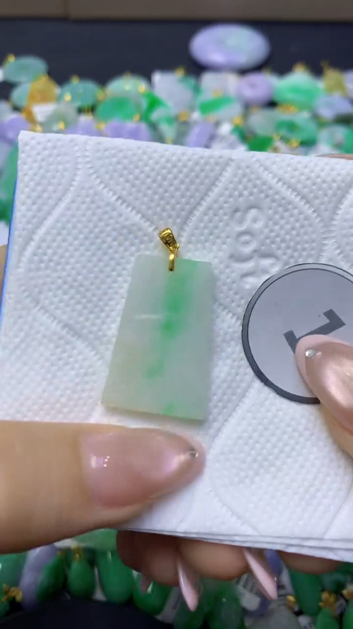 颈饰未镶嵌翡翠天然缅甸翡翠A货