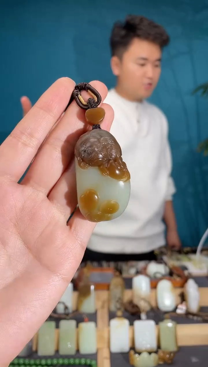 颈饰未镶嵌和田玉1