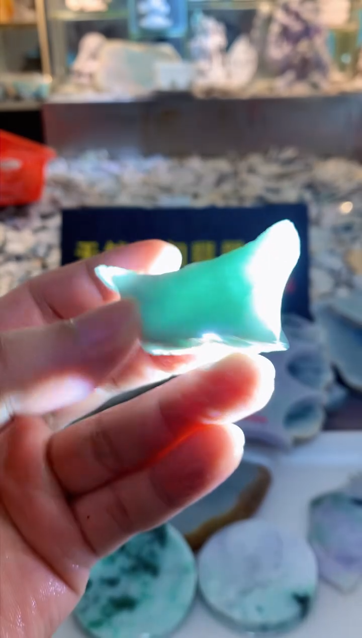 翡翠未镶嵌颈饰0朗0翡翠珠宝11