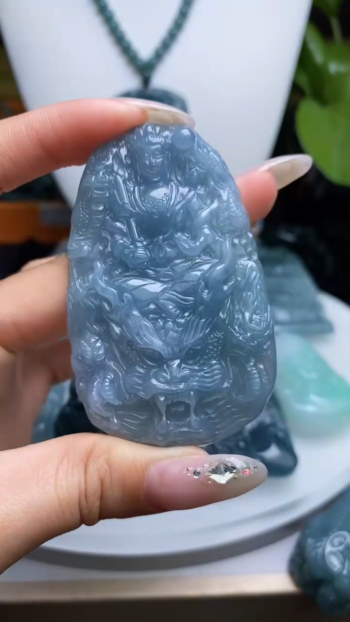 【闪购商品】翡翠未镶嵌颈饰         