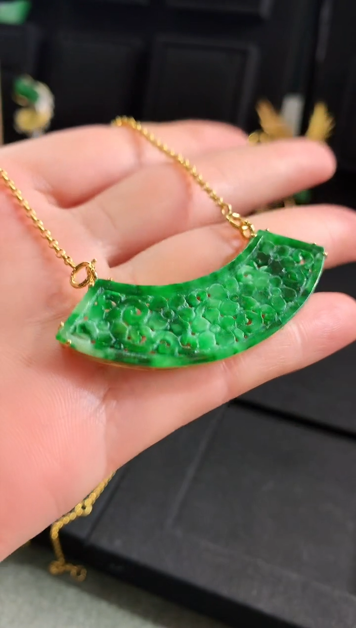 【闪购商品】翡翠颈饰18K金镶嵌吊坠 一体链