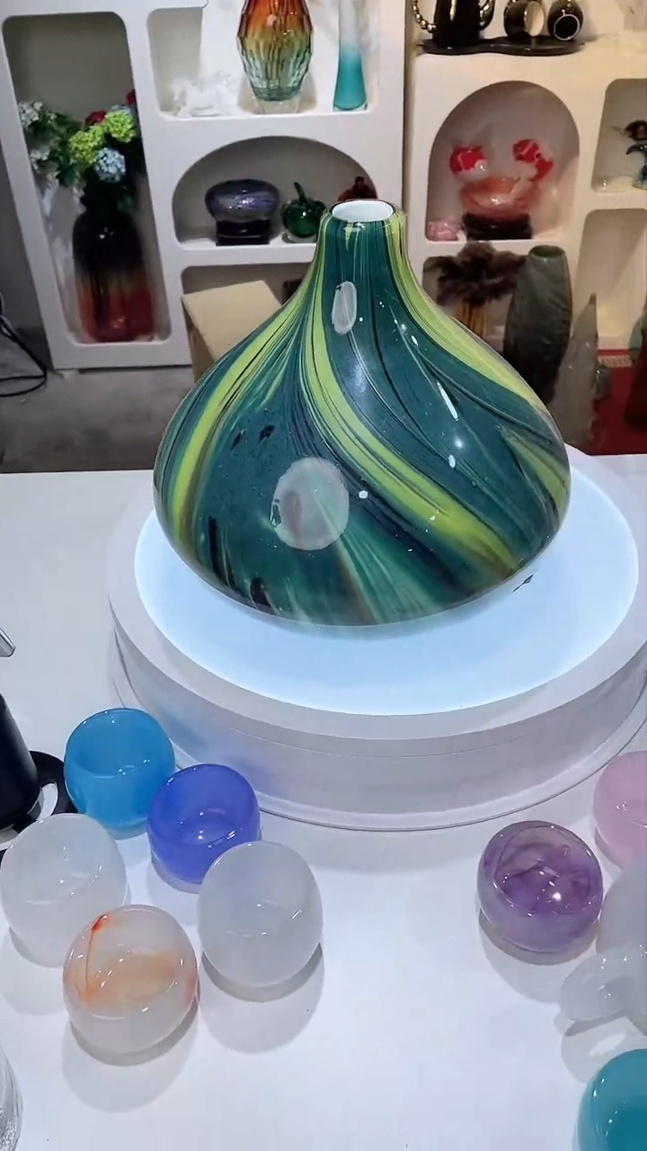 【闪购商品】琉璃厚重细口琉璃花瓶
