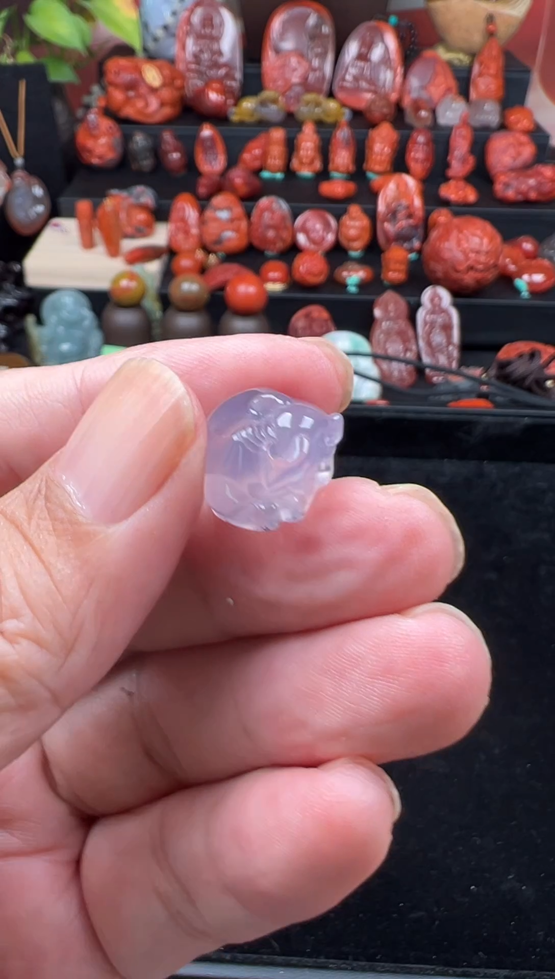 未镶嵌牛玛瑙/玉髓与**争牛