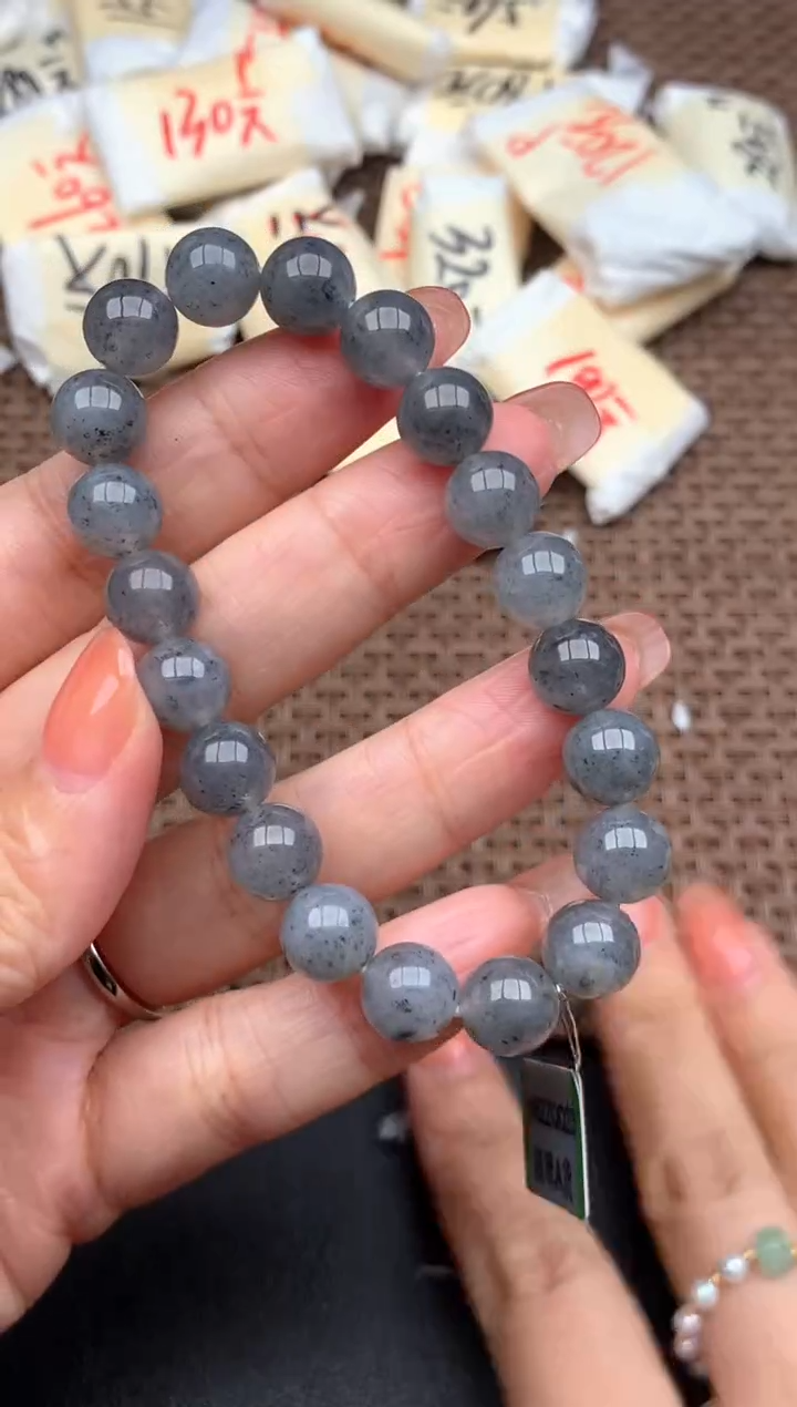 未镶嵌挂件翡翠1