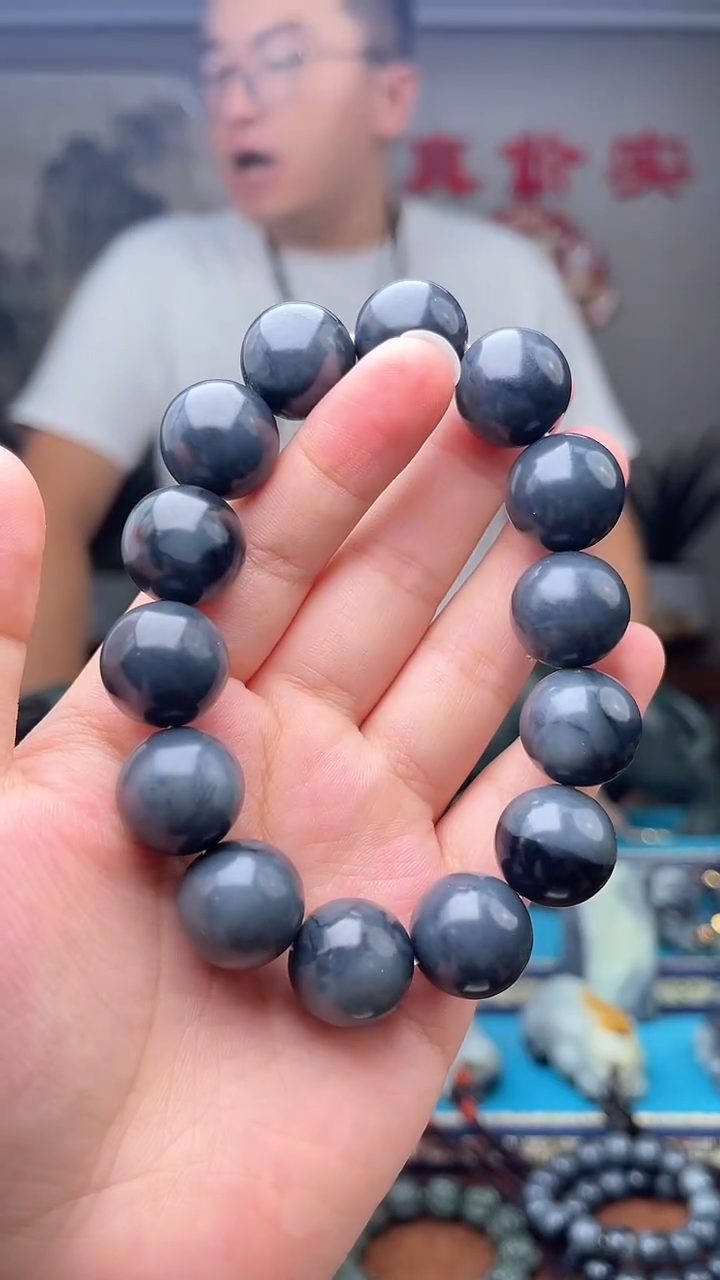 和田玉未镶嵌挂件多样性发 拍一发一