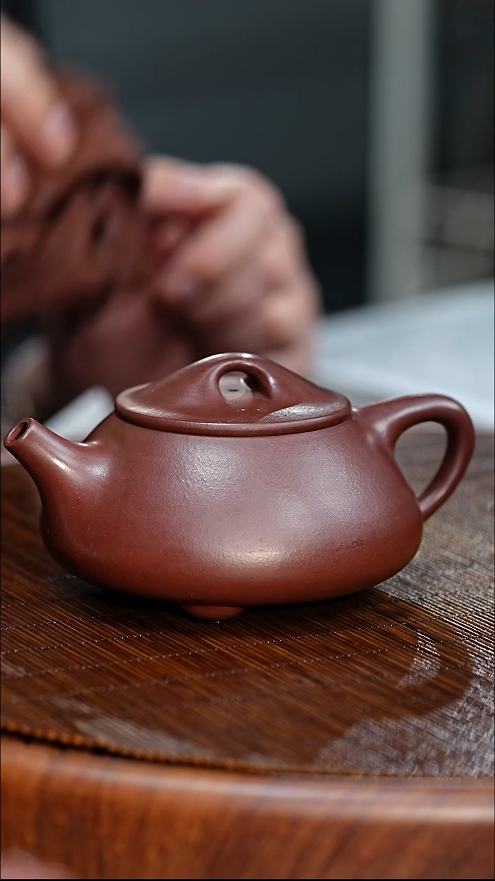 宜兴原矿高端紫砂 金龙血砂220cc