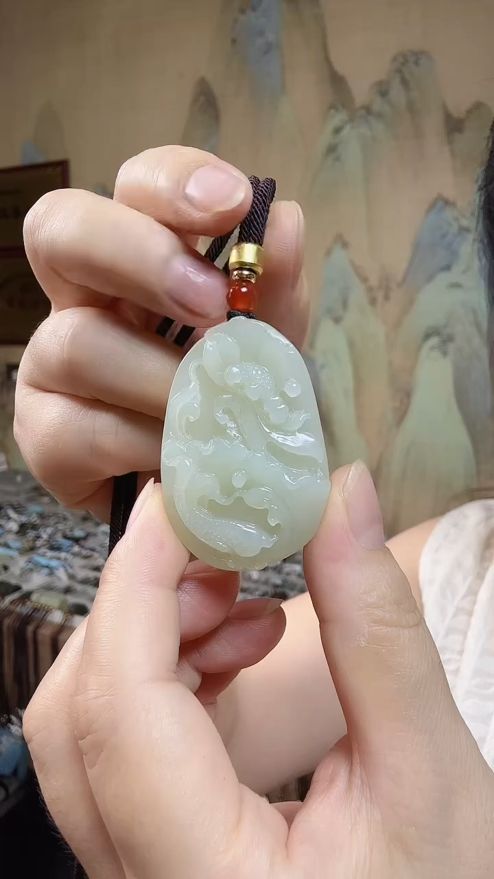 颈饰未镶嵌和田玉.