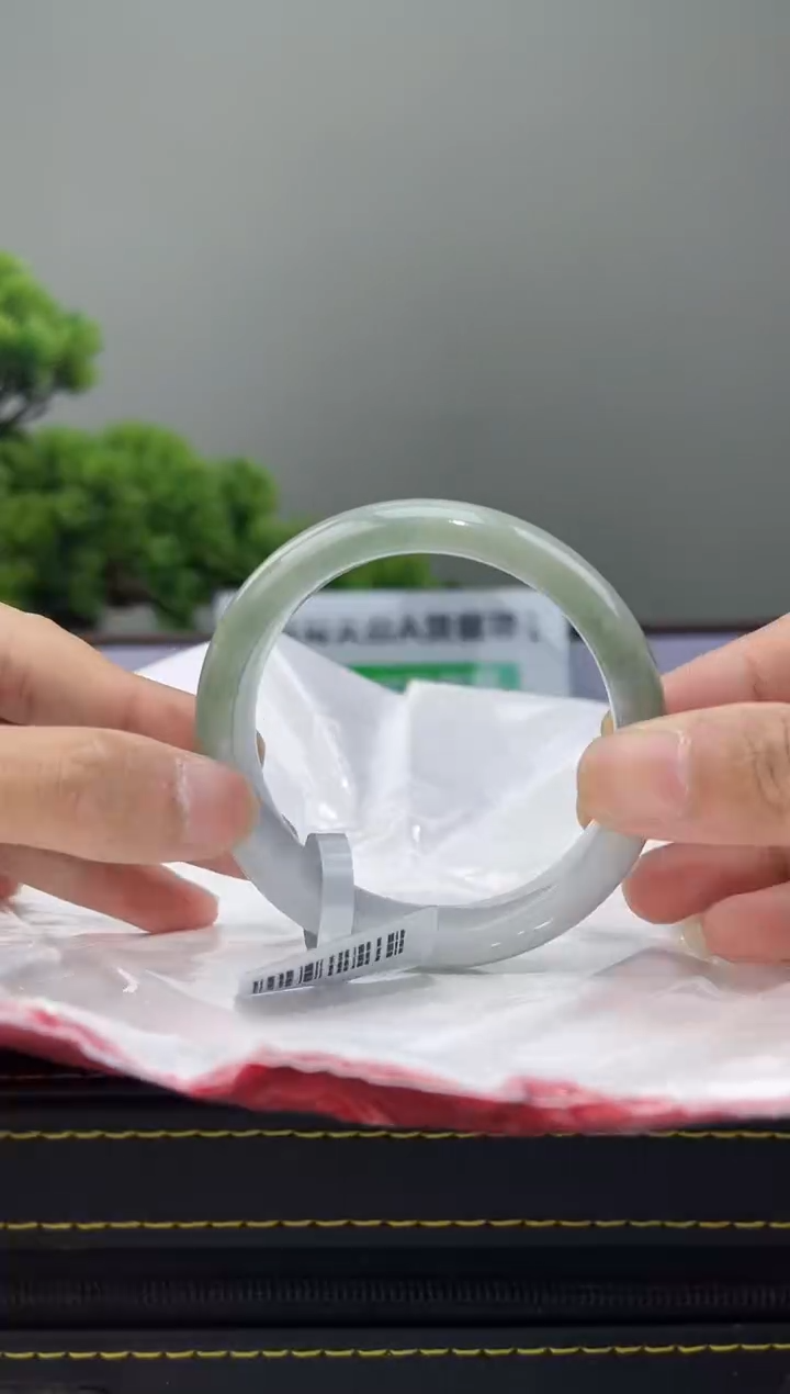 【闪购商品】翡翠手镯未镶嵌手镯7