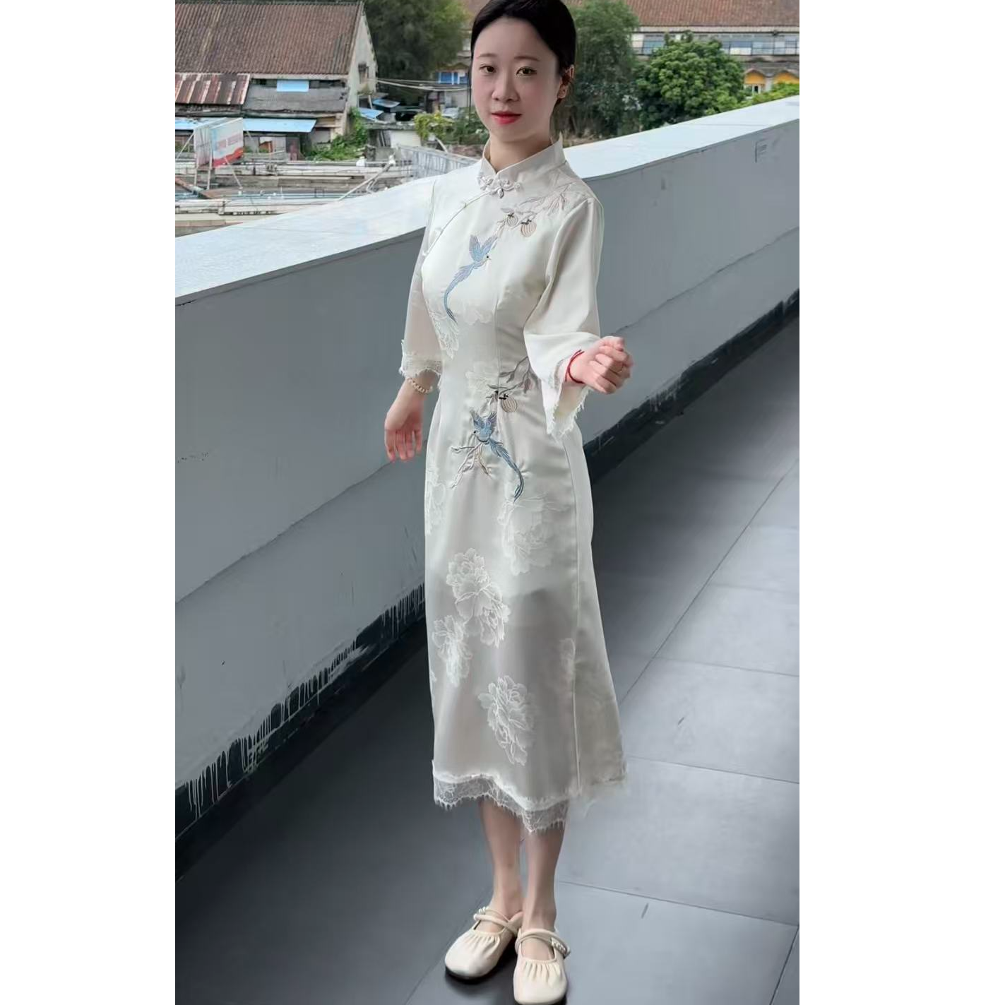 【C21】新中式旗袍2025年早秋拼接蕾丝边刺绣改良版旗袍