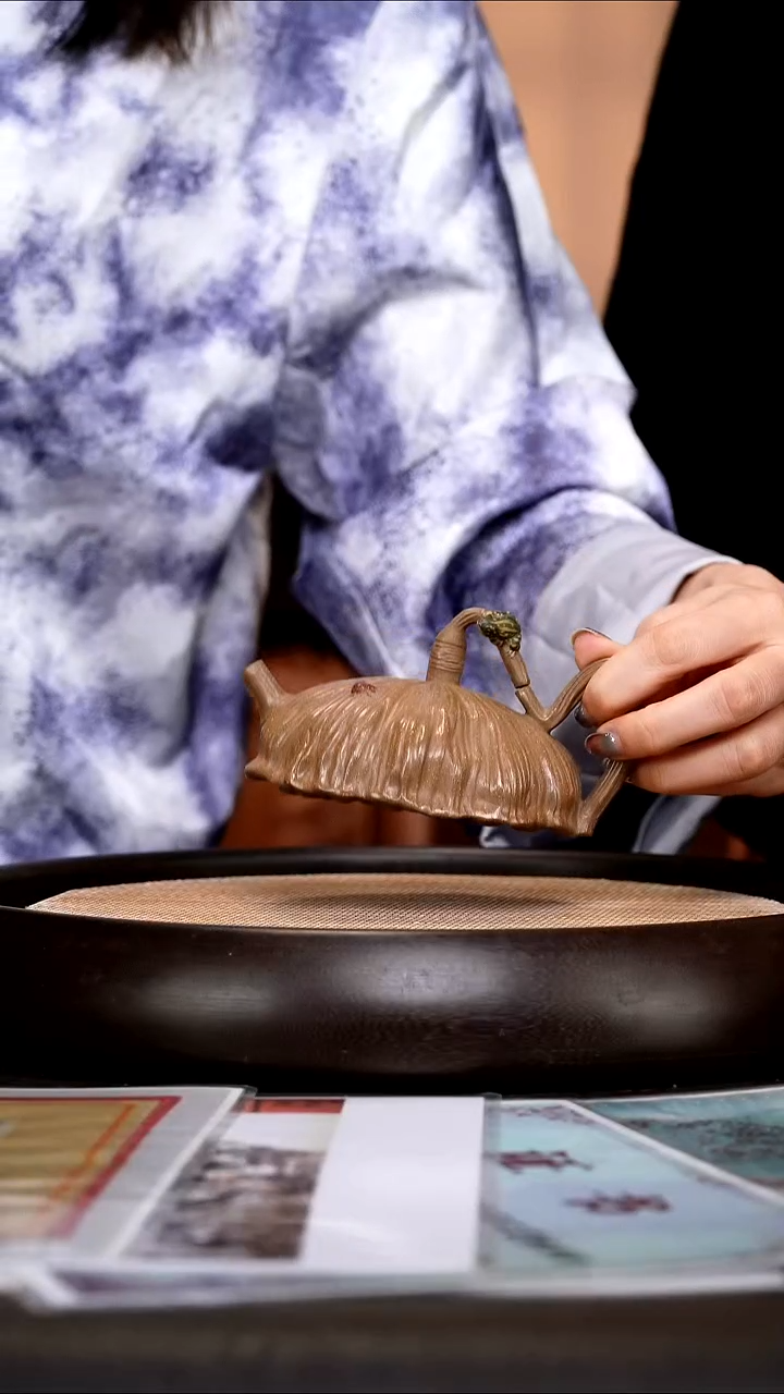 茶壶紫砂XN37  荷香蛙鸣  老段泥  180cc