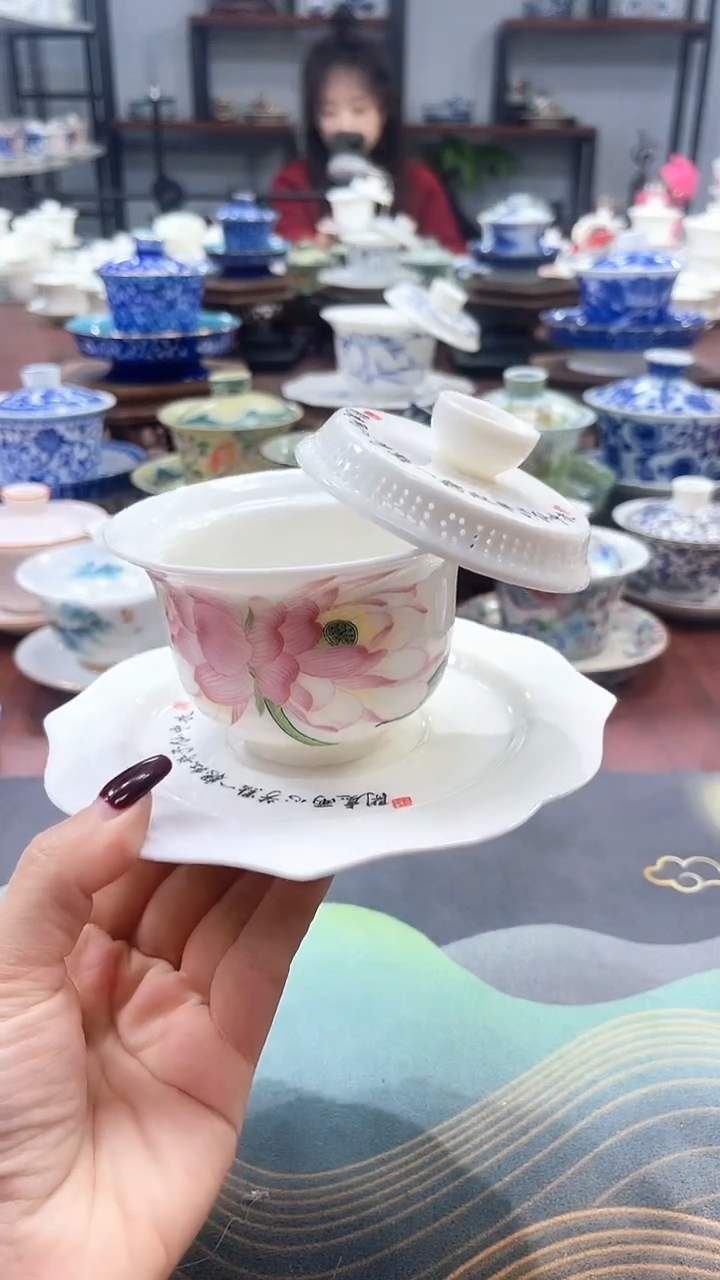 【闪购商品】360度出水荷花悬停盖碗