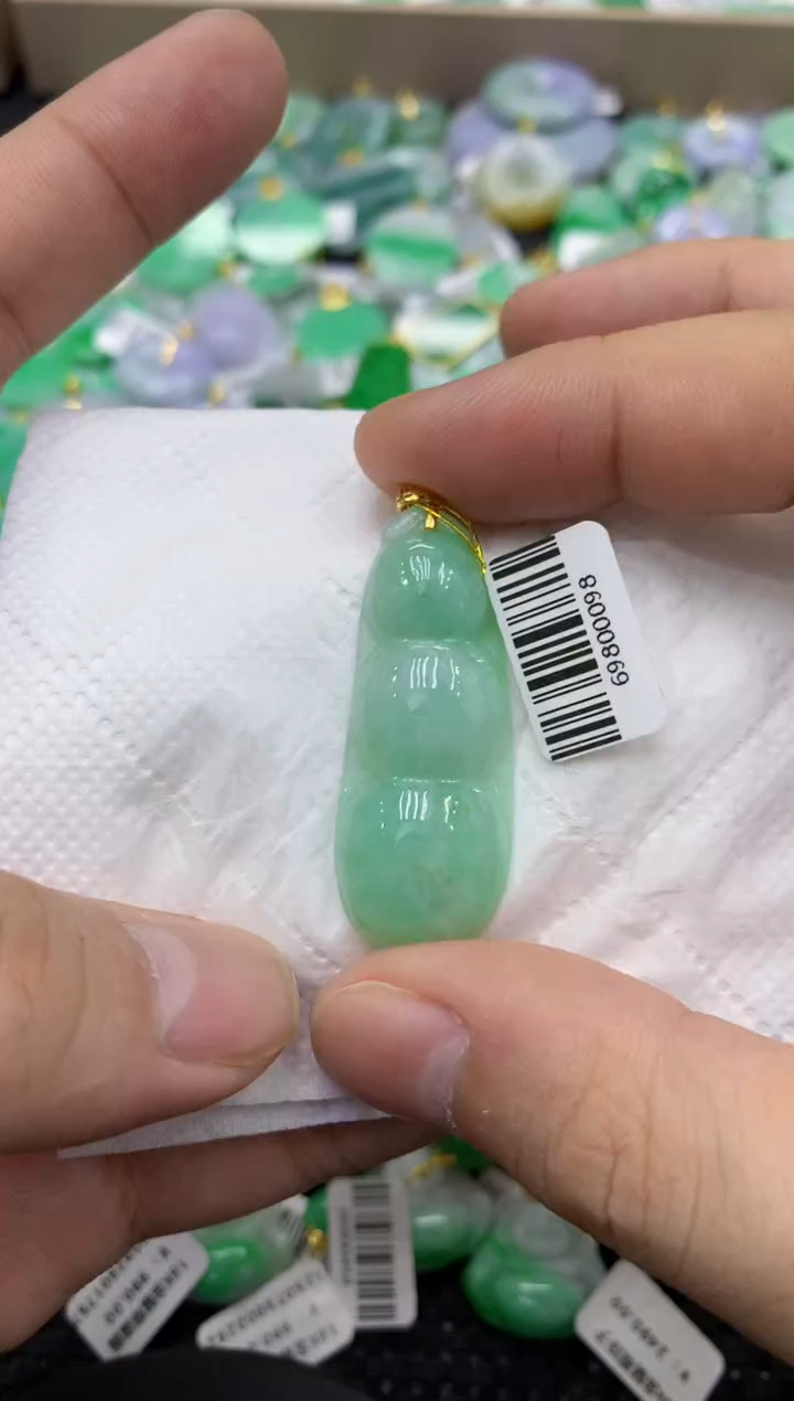 颈饰未镶嵌翡翠天然缅甸翡翠A货