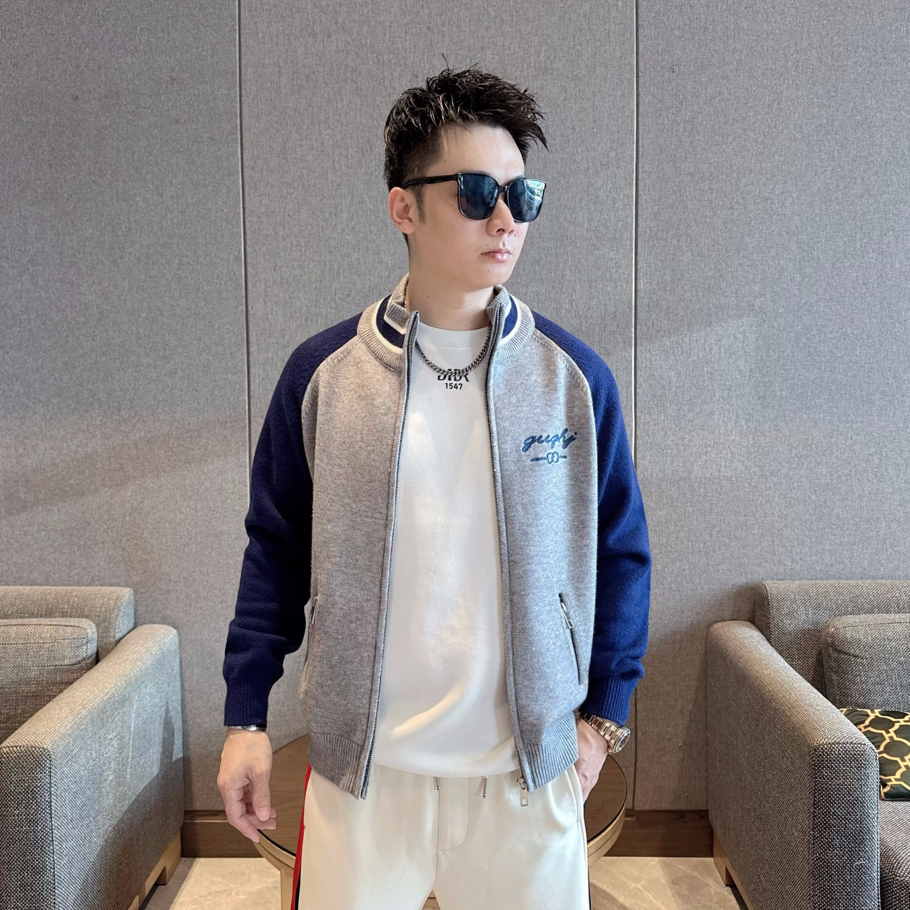 2025秋季男士立领撞色字母提花羊毛针织外套时尚新款毛衣外套百搭