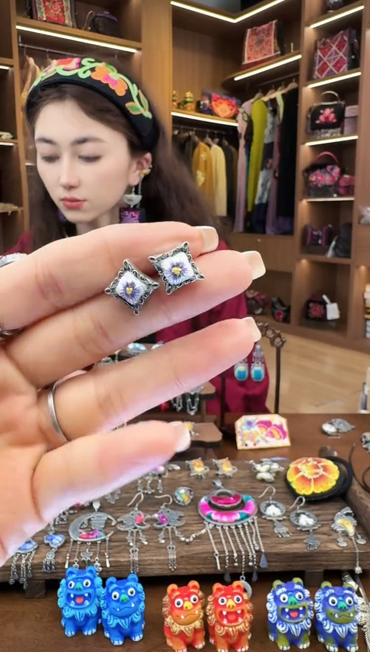 【闪购商品】织绣140黔东南苗族刺绣