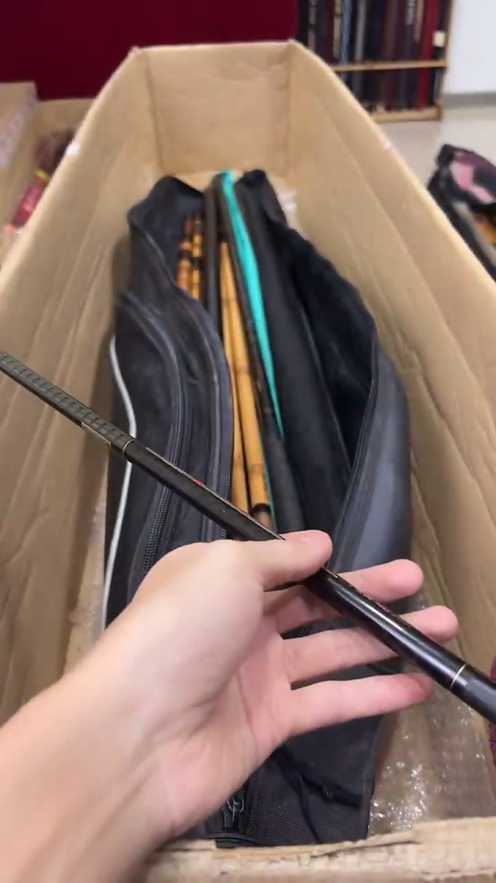 g****y鱼竿 孤品 微瑕疵 以直播间讲解为主 不包邮