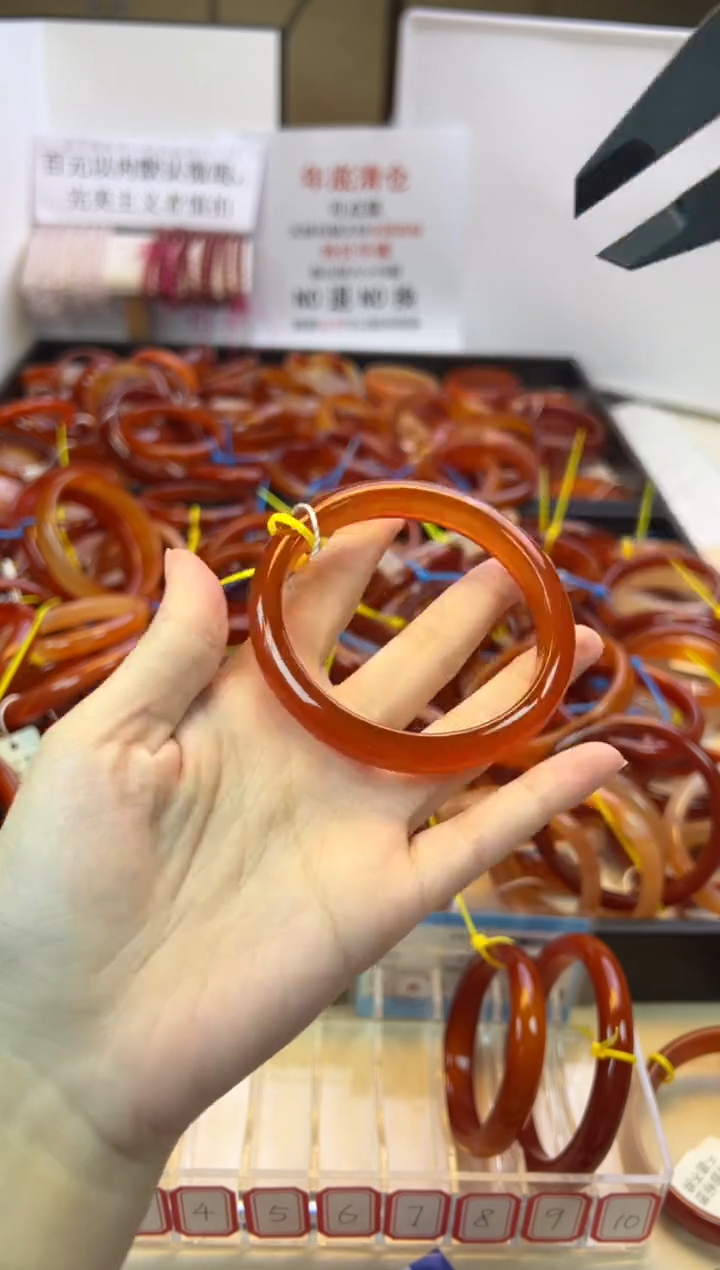 【闪购商品】玛瑙/玉髓手镯未镶嵌圈口58