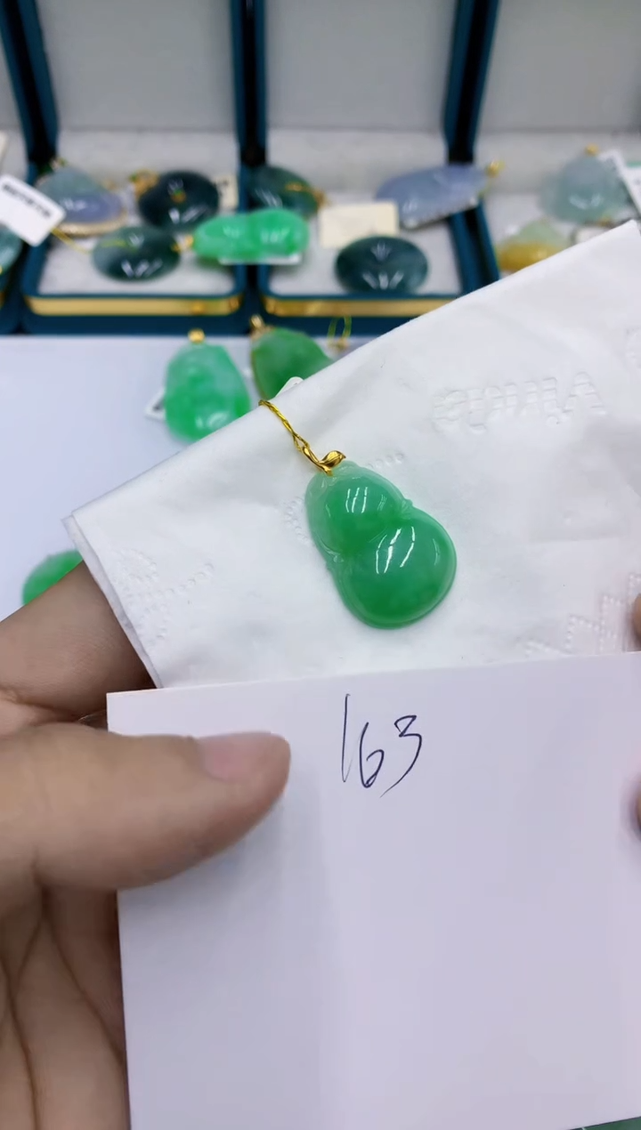 颈饰18K金镶嵌翡翠～**～翡翠