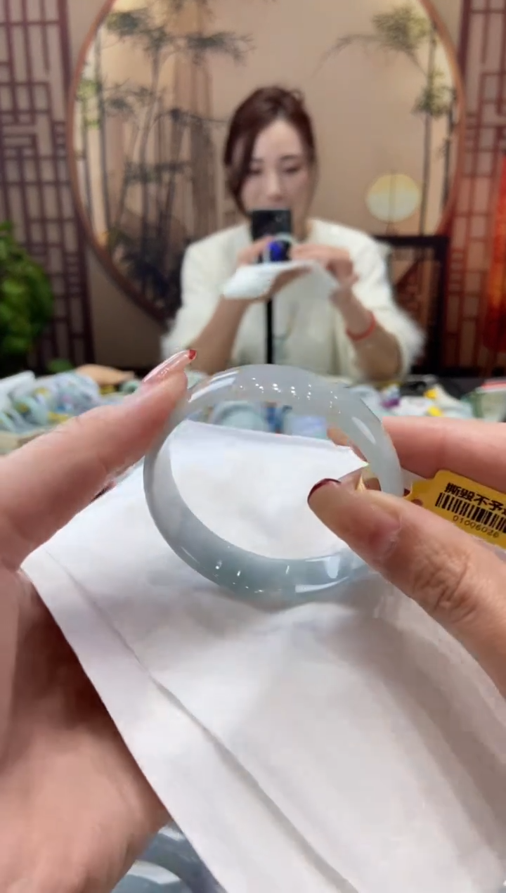 【闪购商品】翡翠手镯未镶嵌000010087