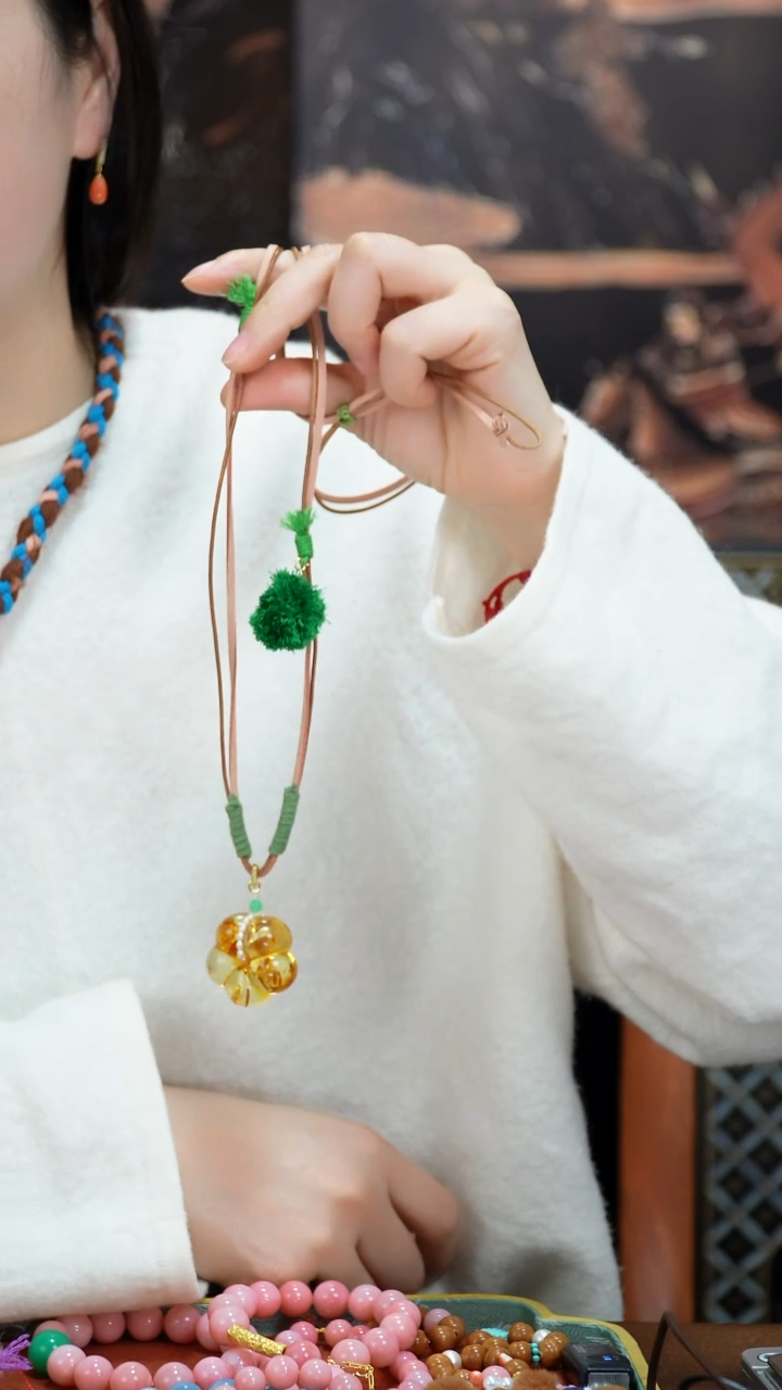 蜜蜡吊坠(不含链)未镶嵌天然蜜蜡花项链