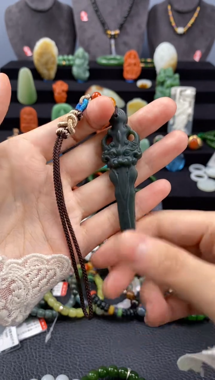 【闪购商品】和田玉-未镶嵌宝剑挂件