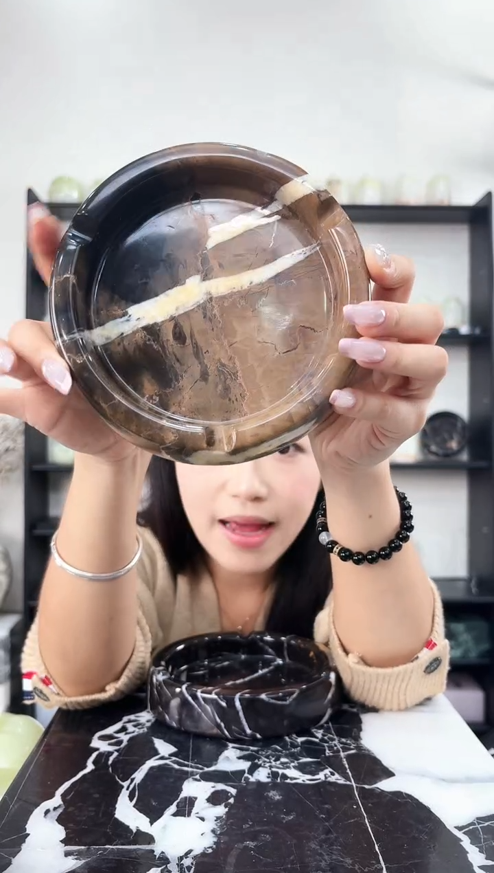 石材黑金花烟灰缸