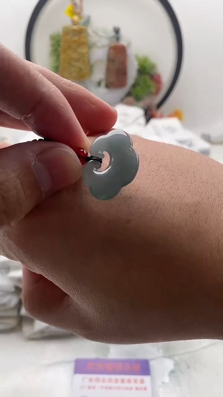 颈饰未镶嵌翡翠如意