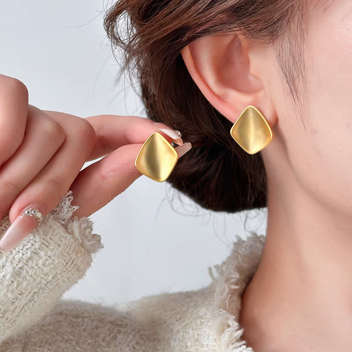 铜合金耳饰 高级感菱形耳环蚊香盘耳夹无耳洞轻奢气质时尚中古女