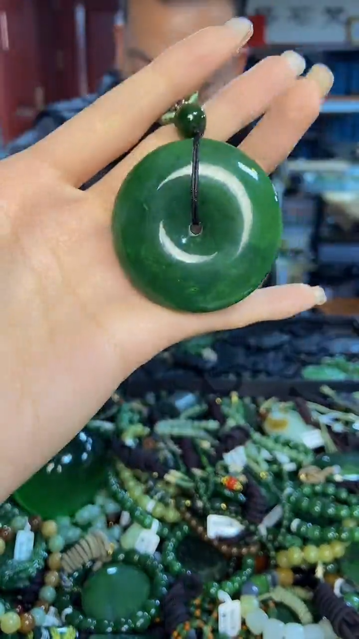 未镶嵌和田玉挂件1