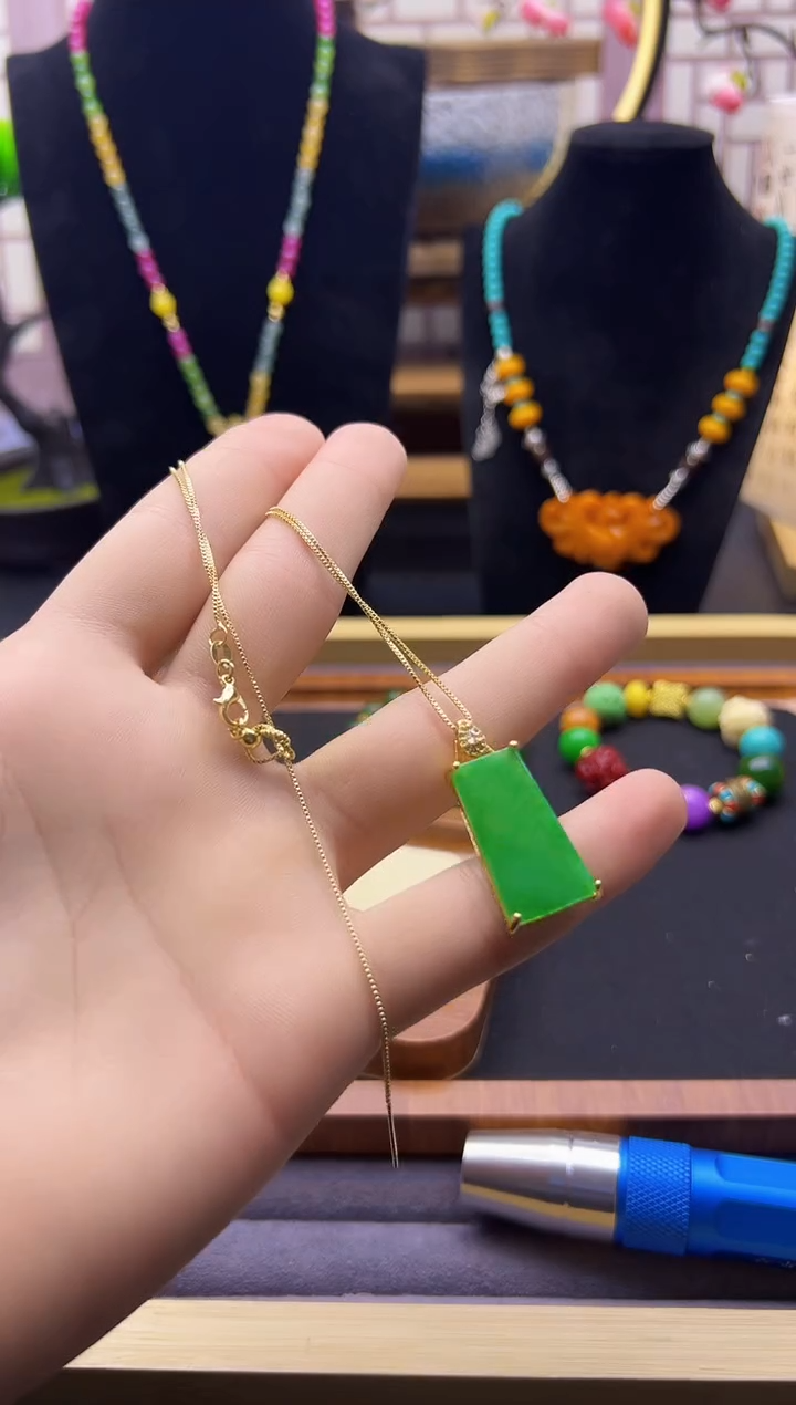 【闪购商品】翡翠吊坠(赠链)14K金镶嵌D83          