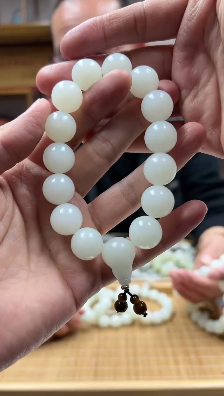 【闪购商品】和田玉手链未镶嵌16俄巴沙