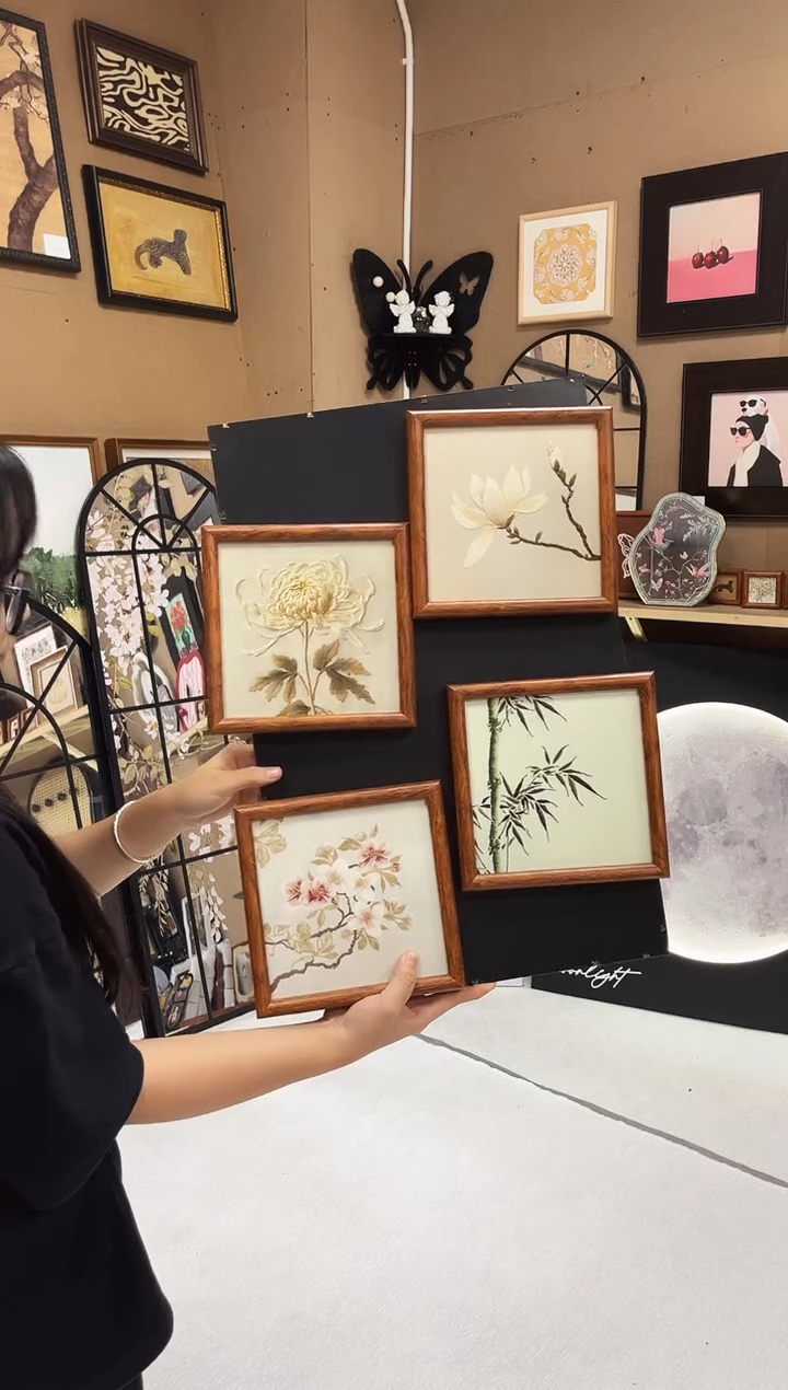 竖款梅兰竹菊 20*20  4个一组