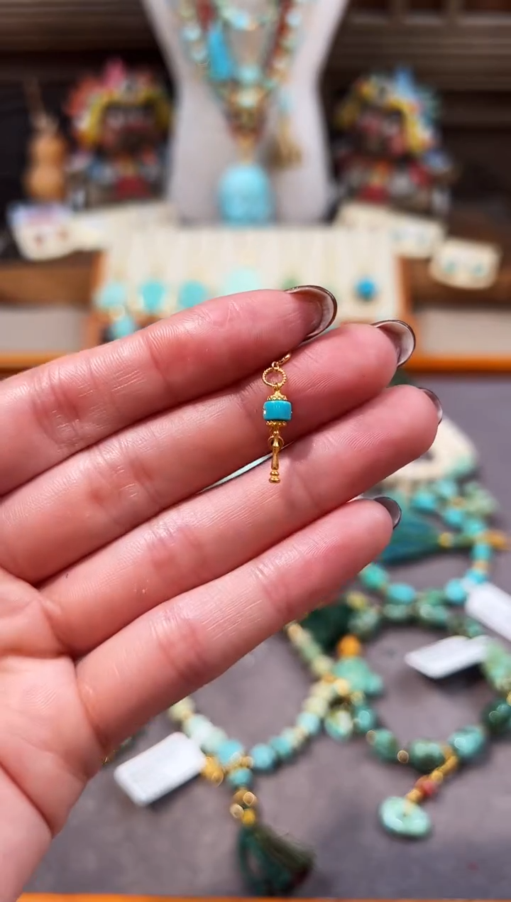 18K金镶嵌绿松石提溜转经筒