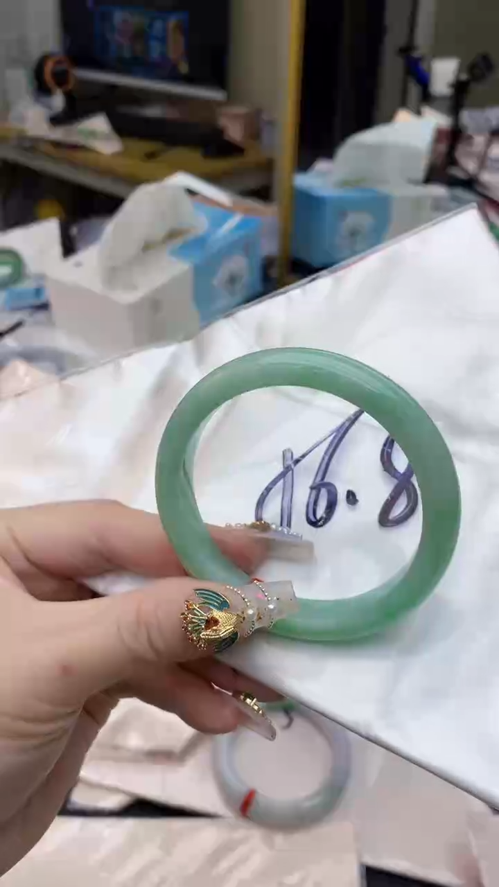 【闪购商品】翡翠手镯未镶嵌0531854913