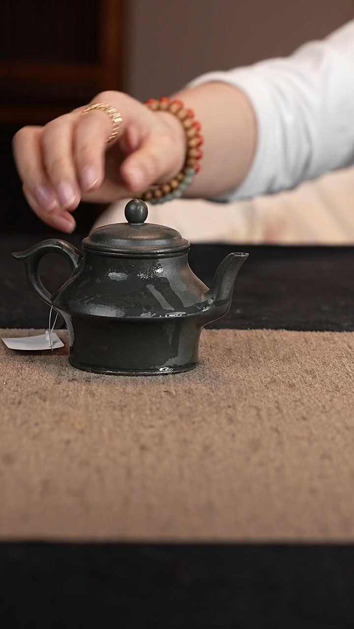 【闪购商品】紫砂茶壶君子兰清荷
