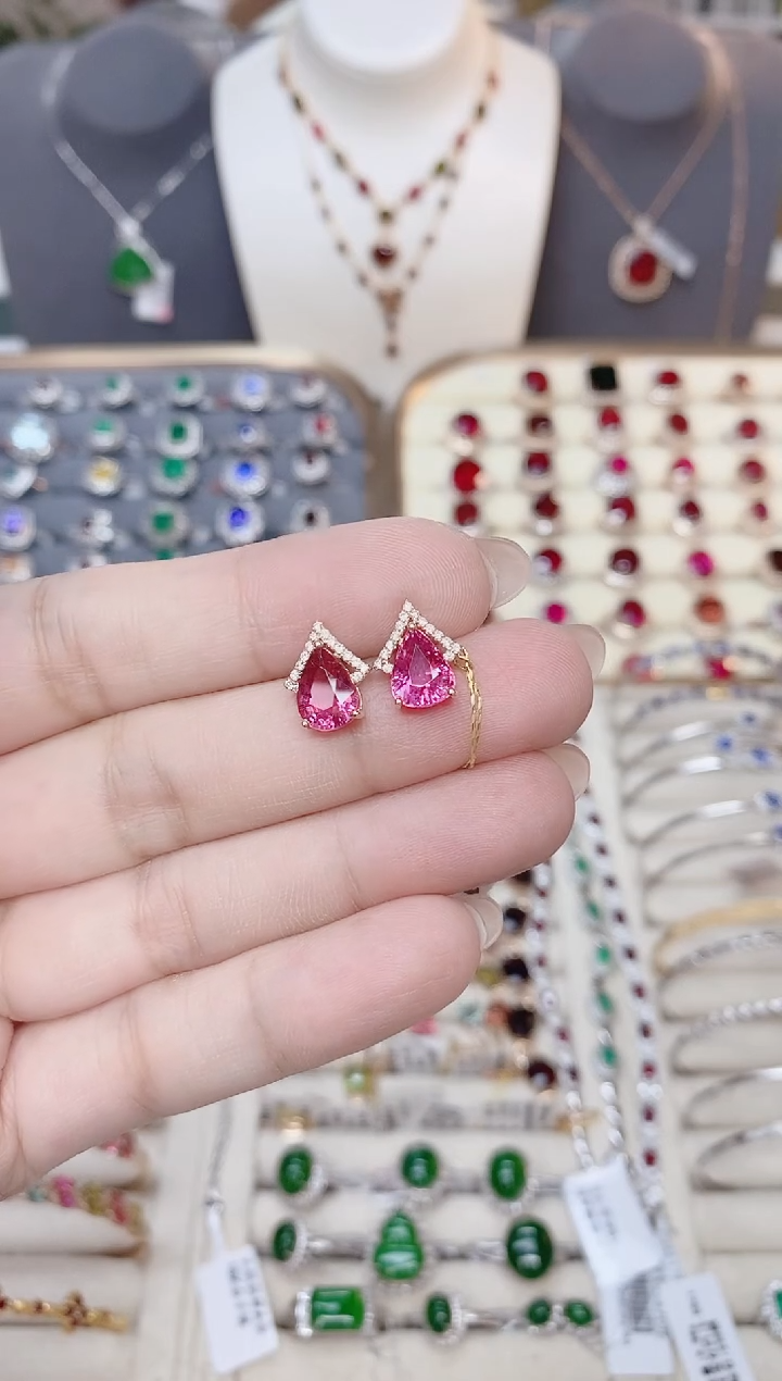 18K金镶嵌碧玺耳饰碧玺放**我.