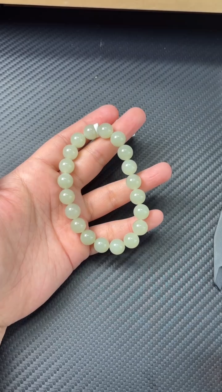 未镶嵌手串和田玉且末近矿微色差卡10p