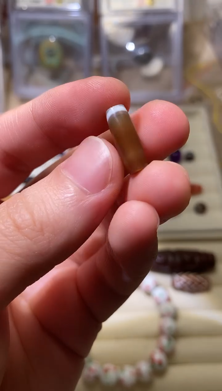 未镶嵌玛瑙/玉髓珠宝奇石西亚 黄色 16x6+ 小缠丝 